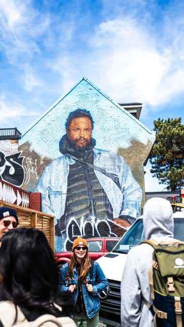Toronto: Must Do NonTouristy Street Art Tour by local Artist - The zigzag route: how a local guide keeps street art from feeling confusing