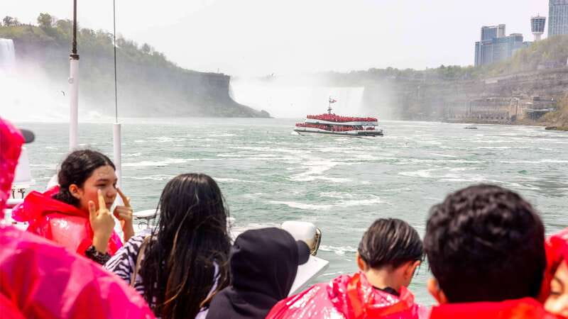 Toronto: Niagara Falls, Boat Ride & Journey Behind the Falls - Journey Behind the Falls: close views from the tunnel