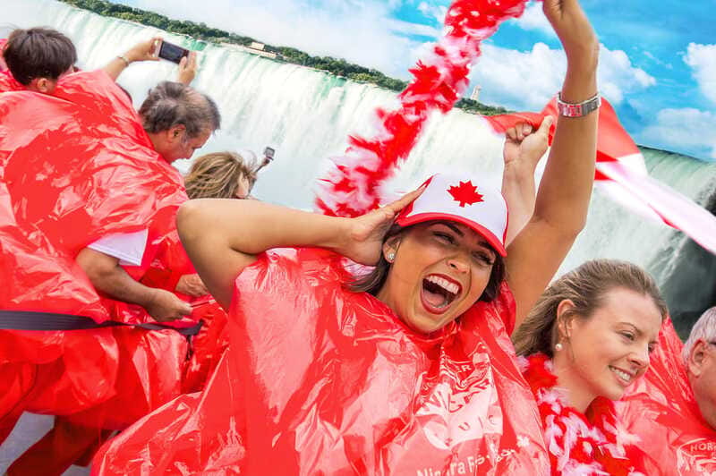 Toronto: Niagara Falls Day Tour with Boat Tour Option - Clifton Hill time: how to use your free hours well