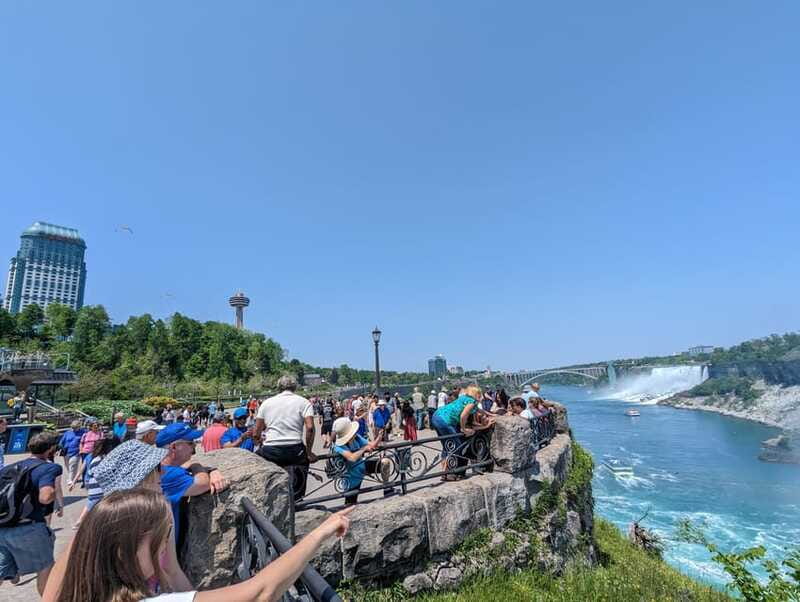 Toronto: Niagara Falls Day Tour with Boat Tour Option - Express elevators and tour guide help: the small things that save your day