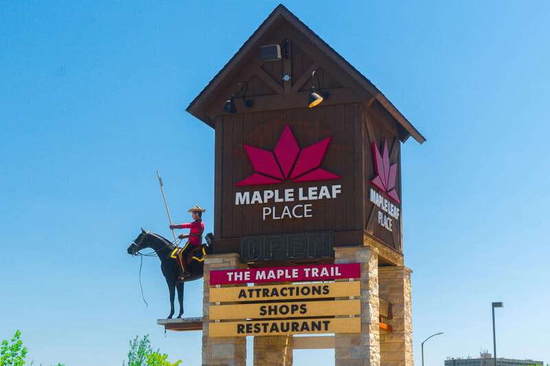 Toronto: Niagara Falls Day Tour with Optional Boat Cruise - Clifton Hill time: entertainment, lunch, and a simple reset