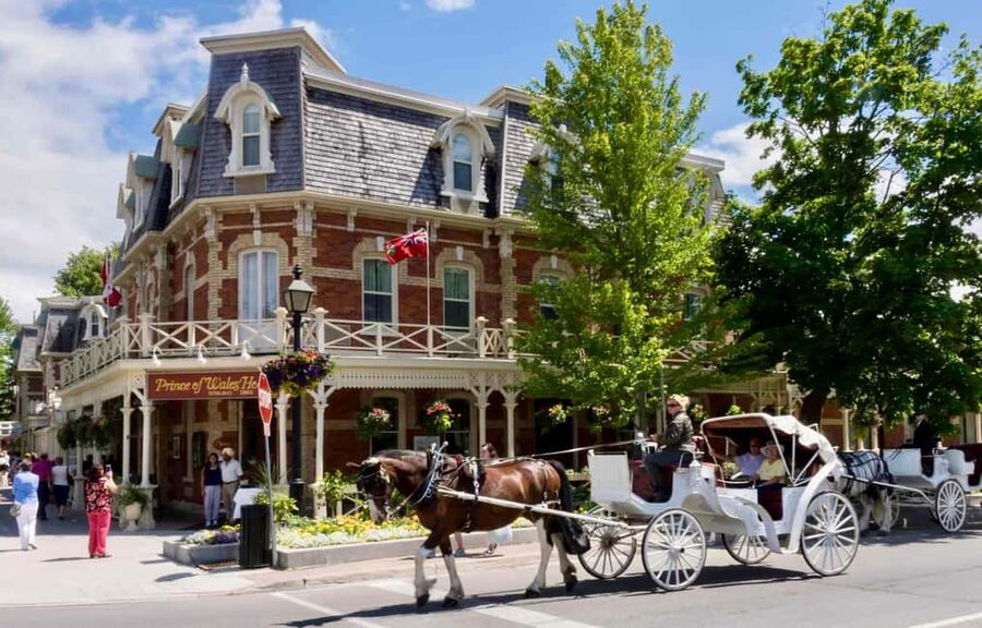Toronto: Niagara-on-the-Lake, Wine Tasting & Chocolate Tour - Niagara-on-the-Lake free time: how to use 2.5 hours well