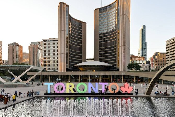 Toronto Old Town: Self-Guided Dark History Walking Game - How the Questo walking game guides you, from phone to street