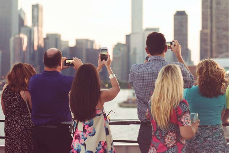 Toronto: Premium Harbor Cruise with Lunch, Brunch, or Dinner - What you are really buying