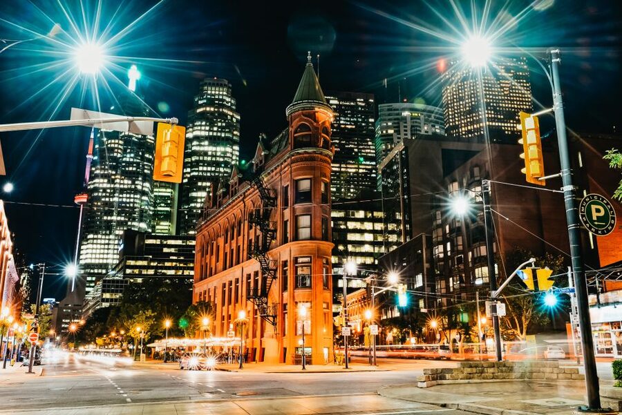 Toronto: Premium Night Driving Tour with Tower Entry - The narrated night drive: getting your bearings fast