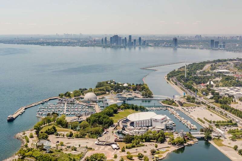 Toronto: Private Helicopter Tour for Two - The Takeoff Reality: 15 Minutes in the Air, About an Hour Total