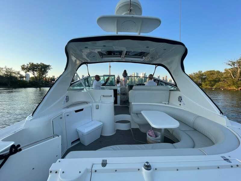 Toronto: Private Luxury Yacht Sightseeing Cruise & Prosecco - Price and value at $109 per person for a private harbor cruise