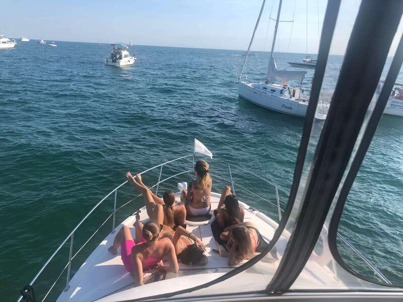 Toronto: Private Luxury Yacht Sightseeing Cruise & Prosecco - Harbourfront Centre pass-by: when the waterfront becomes a story