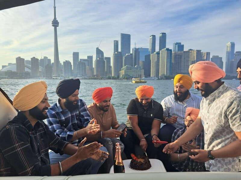 Toronto: Private Luxury Yacht Sightseeing Cruise & Prosecco - Toronto Islands views: Hanlan’s Point, Island Yacht Club, and wildlife sanctuary woodlands
