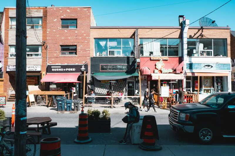 Toronto: Private Small Group City Tour with Local Guide - Distillery District, Then Hockey Hall of Fame and the ROM Area