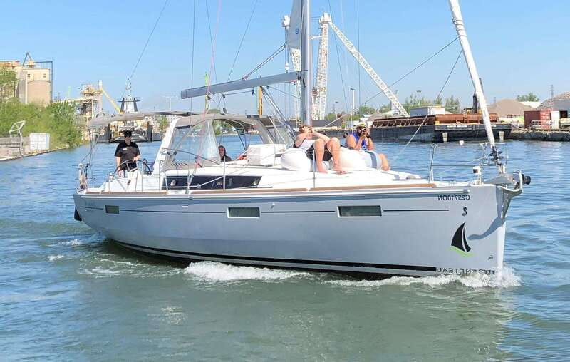 Toronto: Sailing Yacht Cruise of Toronto Harbor and Islands - The Optional Swim Moment on Longer Sails