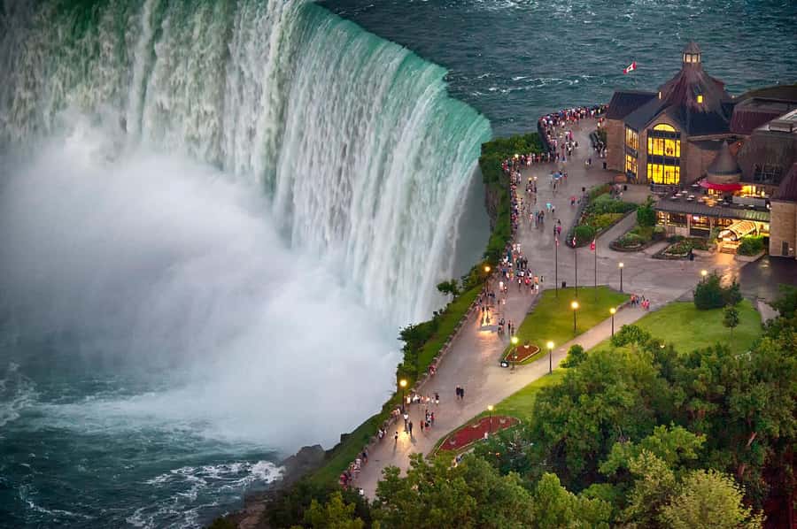 Toronto: Small-Group Niagara Falls Day Trip - A VIP Niagara Falls day with a small group that actually works