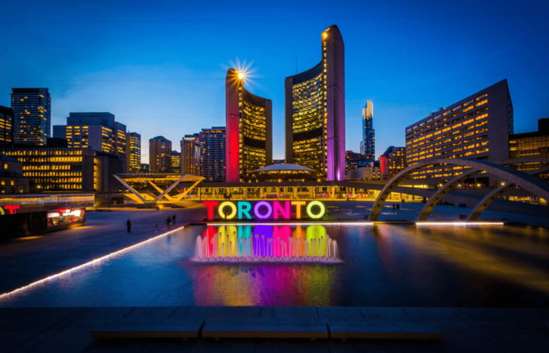 Toronto: Small Group Night Tour with Harbour Boat Cruise - Key highlights at a glance