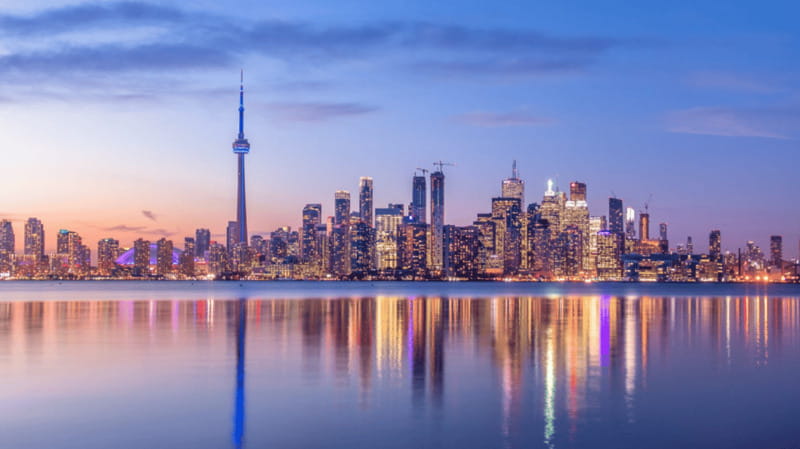Toronto: Small Group Night Tour with Harbour Boat Cruise - A 150-Minute Night Loop That Covers More Than One Neighborhood