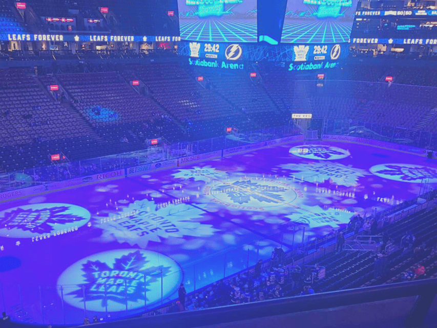 Toronto: Toronto Maple Leafs Game Ticket at Scotiabank Arena - Leafs Nation Energy, Team Colors, and Crowd Tips That Actually Help