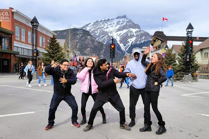 Transfer to Canmore & Banff: Yamnuska Wolfdog Sanctuary Tour - Group size and pacing, why your experience can feel different on the day