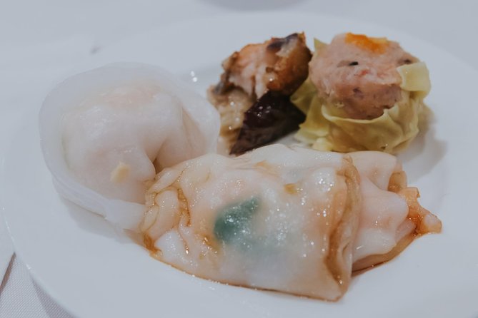 Under the Surface of Montreal's Chinatown: Guided Food Walking Tour - Entering Montreal Chinatown the practical way