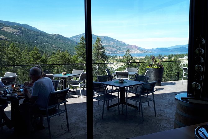 Unmatched Private Wine Tours for Up to 11 in Kelowna Area - Lunch, snacks, and how to keep the afternoon comfortable