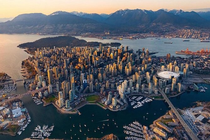 Vancouver 1-Day Tour (Granville Island/Stanley Park) (Chn&Eng) - How the Tour Really Feels: Comfort, Pace, and Group Size