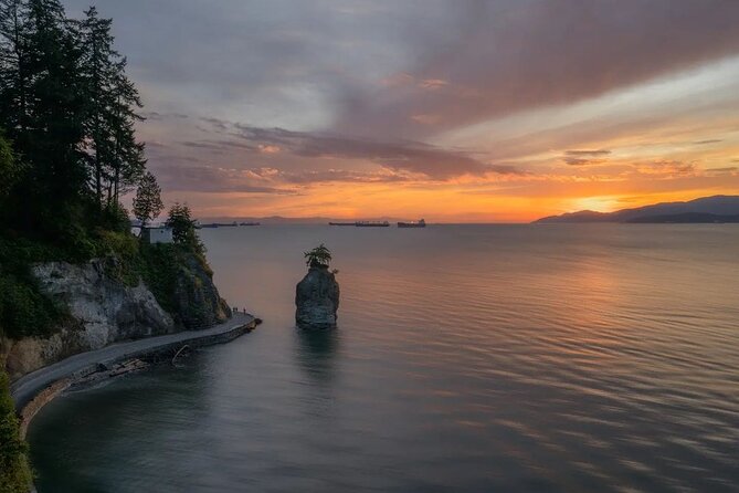 Vancouver 1-Day Tour (Granville Island/Stanley Park) (Chn&Eng) - Olympic Cauldron: A Quick Photo Stop With a 2010 Story