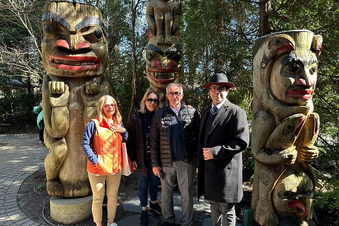 Vancouver and North Shore Grand City Tour with your luggage - West Vancouver and Horseshoe Bay: Ocean Views, Houses, and a Ferry Terminal Feel
