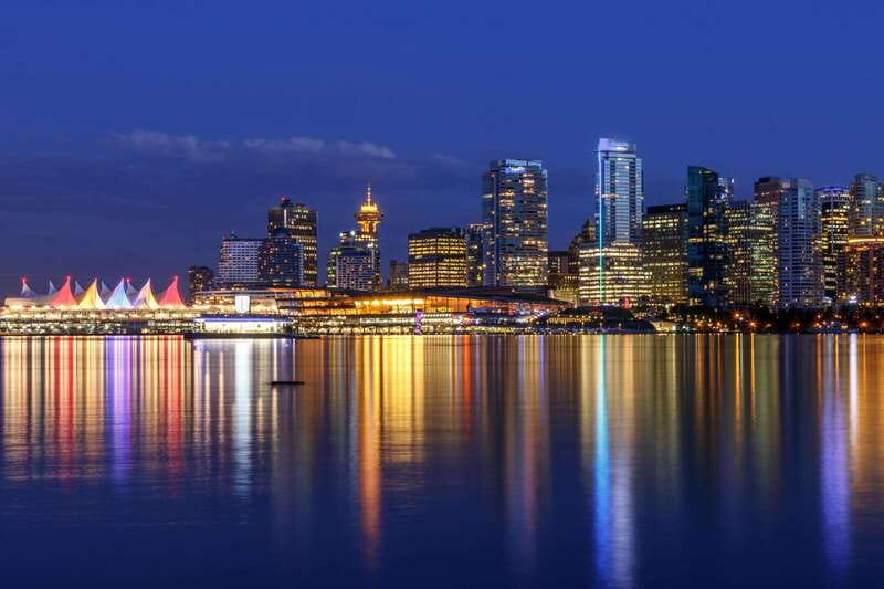 Vancouver: Attractions by Twilight Guided Tour with Dinner - Altitude Restaurant dinner: the payoff (and the reality check)