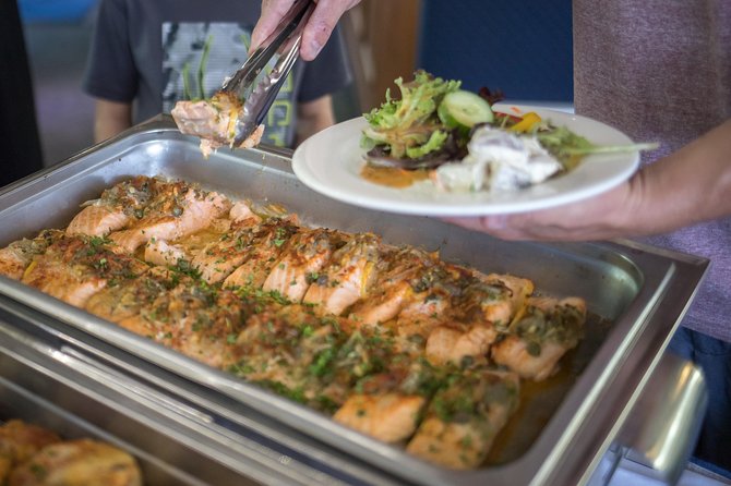 Vancouver - Brunch and Lunch Cruise - Who should book this Vancouver cruise, and who might skip it