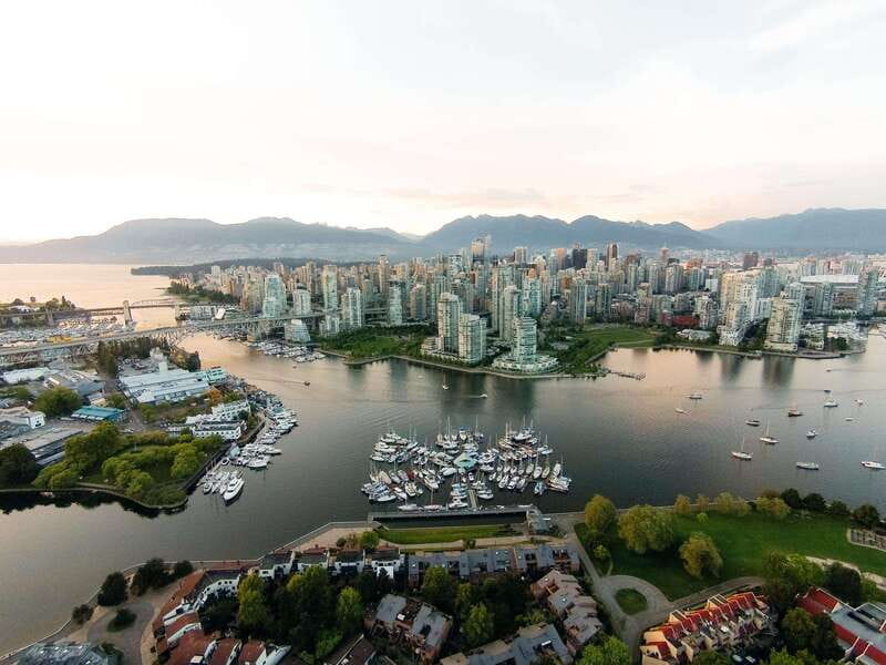 Vancouver: City & Granville Island Sightseeing Trolley Tour - Stanley Park and the Brockton Point totem poles