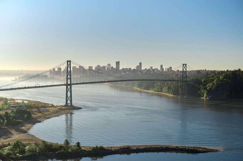 Vancouver: City & Granville Island Sightseeing Trolley Tour - Prospect Point lookout, panoramas, and quick browsing time