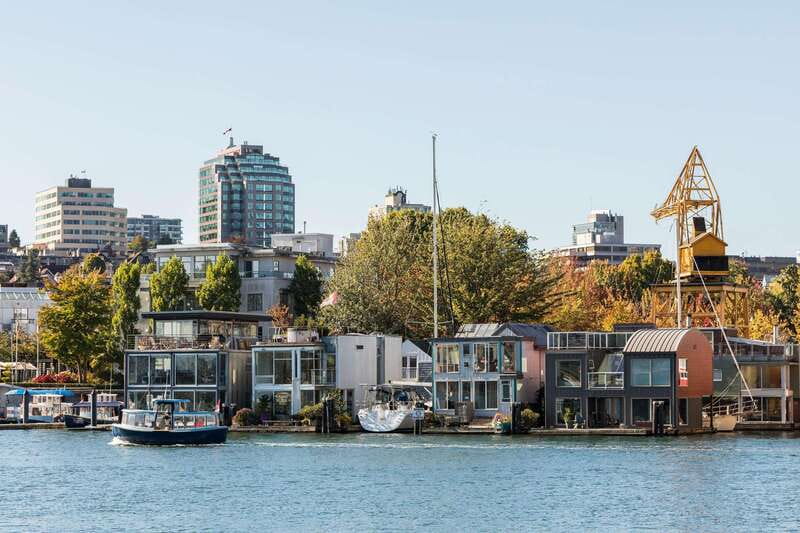 Vancouver: City & Granville Island Sightseeing Trolley Tour - Pickup points and getting on the trolley without stress