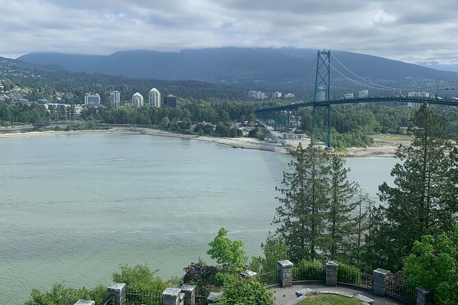 Vancouver City Private Tour - Your ride: SUV, minivan, full-size SUV, or minibus for up to 14