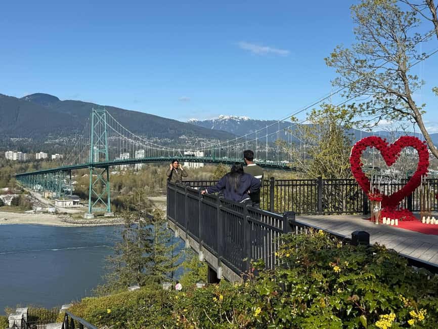 Vancouver City Tour+VipCar+Stanley Park+ChinaTown/SmallGroup - English Bay and Coal Harbour: oceanfront landmarks without the commute headache