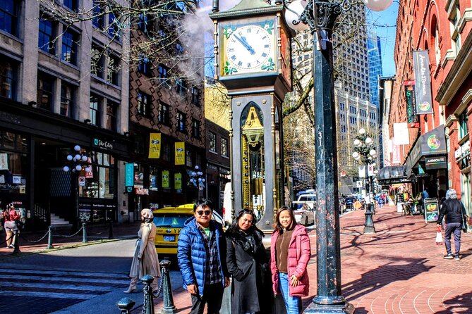 Vancouver Cruise Transfers/ Pre & Post Cruise City Sightseeing Tour Private - How the photo stops and the private guide really change your day