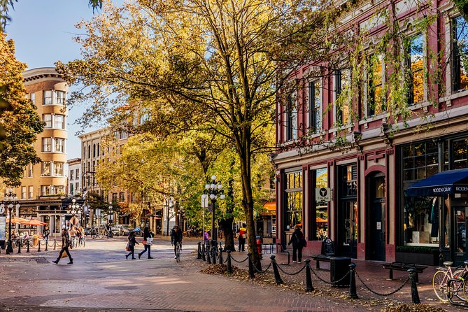 Vancouver Evening Tour: Stanley Park & English Bay Photostops - Gastown Steam Clock in the dark: a quick hit of old Vancouver