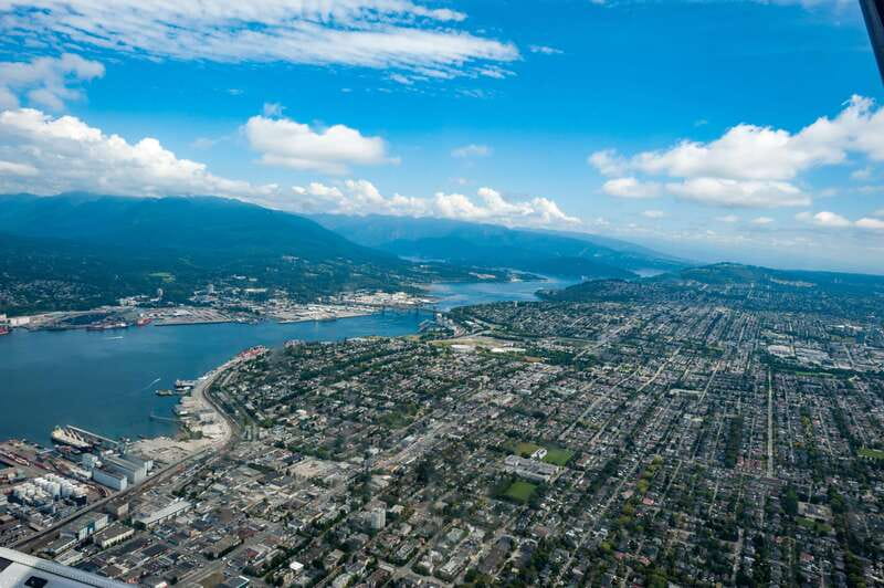 Vancouver: Extended Scenic Panorama Seaplane Tour - Horseshoe Bay, Bowen Island, and Gambier Island: the coast starts doing its thing