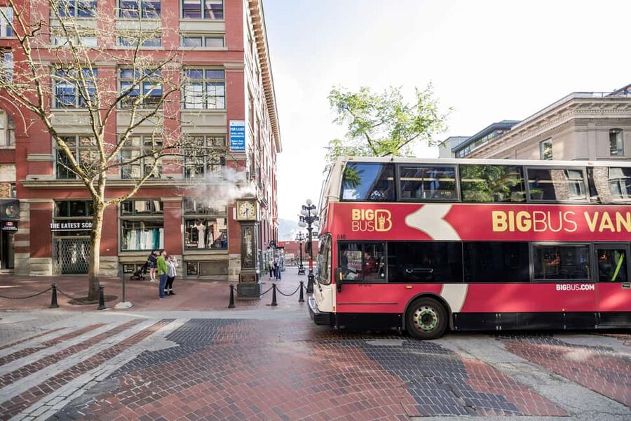 Vancouver: Hop-on Hop-off Sightseeing Tour with 10 Stops - Timing, frequency, and why traffic near Stanley Park matters