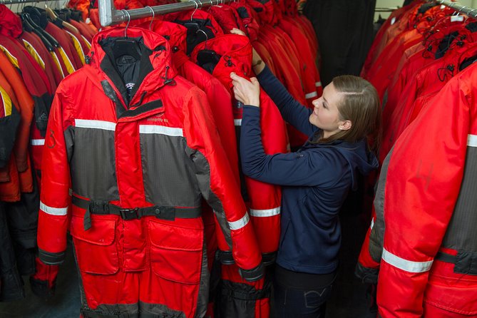 Vancouver Island Zodiac Whale Watching Adventure - Telegraph Cove - The 3-Hour Plan, From Telegraph Cove Marina to Open-Water Search