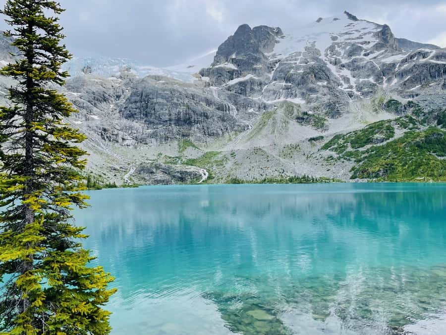 Vancouver: Joffre Lakes Park Hike and Whistler Day Trip - Whistler village with just one hour: use it well