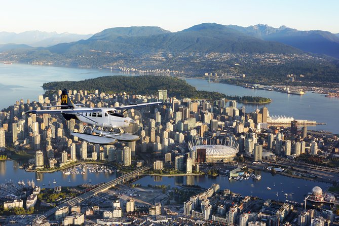 Vancouver Panorama Scenic Seaplane Tour - The Coastline Loop: Horseshoe Bay and Bowen Island Views