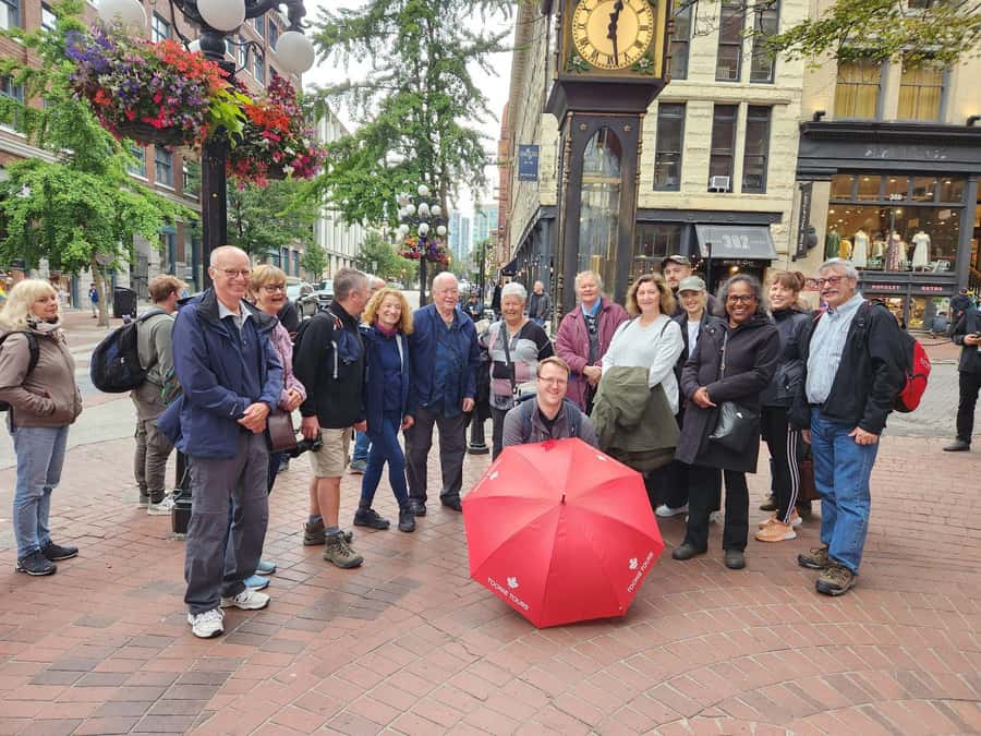 Vancouver: Private Walking Tour of City Highlights | 3-Hour - Getting Started at Canada Place Welcome Centre and Vancouver Harbor