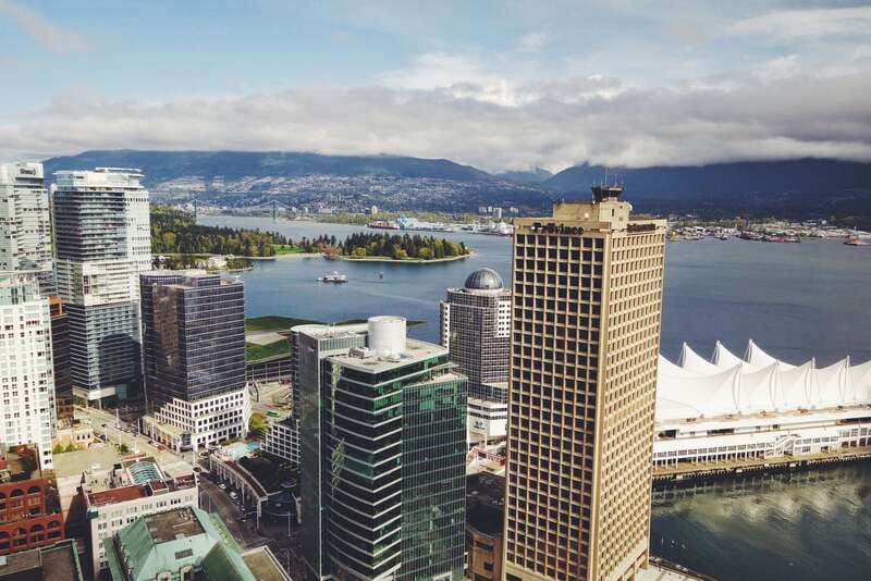 Vancouver: Private Walking Tour with a Local - The 2 to 6 hour flow: photo stops, scenic views, and a walking pace