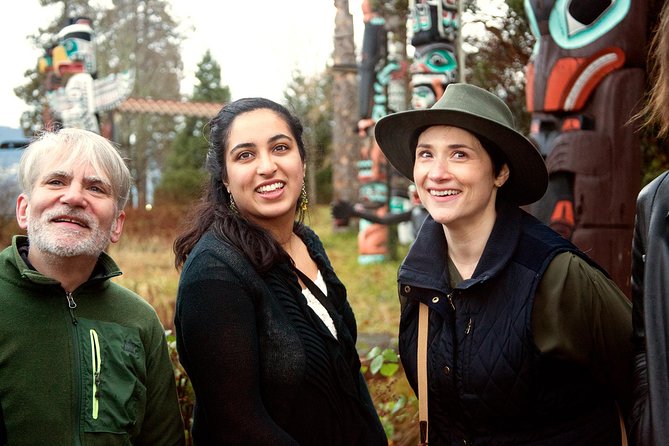 Vancouver Secrets of Stanley Park Walking Tour - The Walking Style: Short Stops, Outdoor Time, Moderate Pace