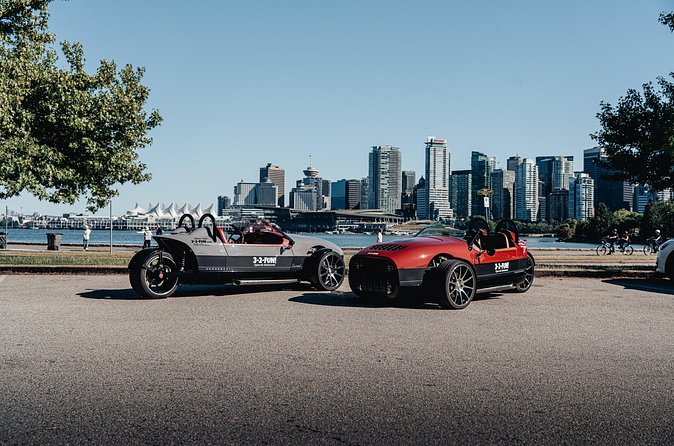 Vancouver Signature Highlights Open Air Roadster Tour - Burrard Bridge and Granville Island, a quick taste of different Vancouver