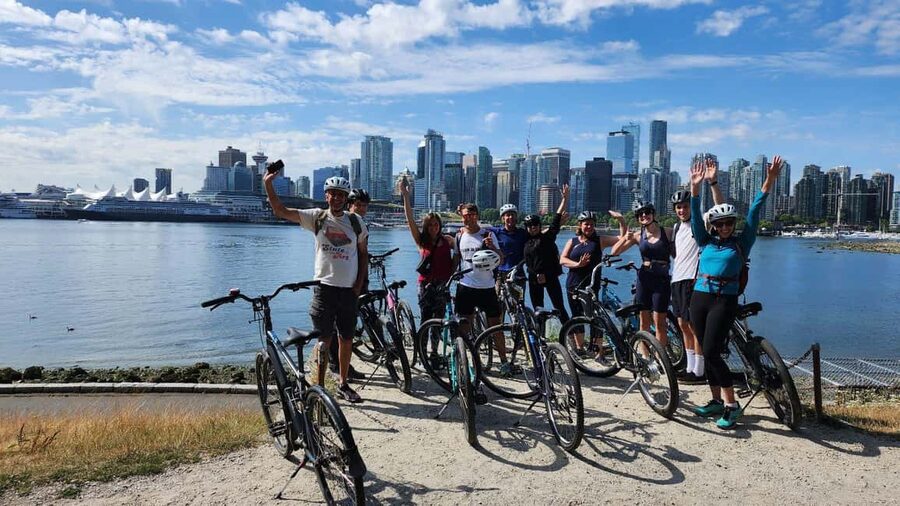 Vancouver: Stanley Park Bike Tour | E-Bike Upgrade Avail. - The First Big Hit: Seawall Riding and Skyline Views