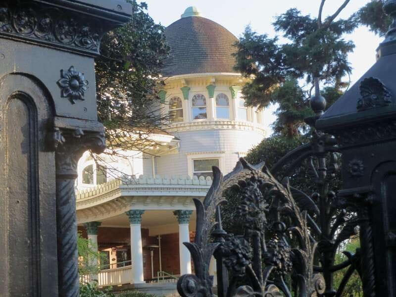 Vancouver The Grand City Tour - West End to English Bay: older mansions and a different Vancouver vibe