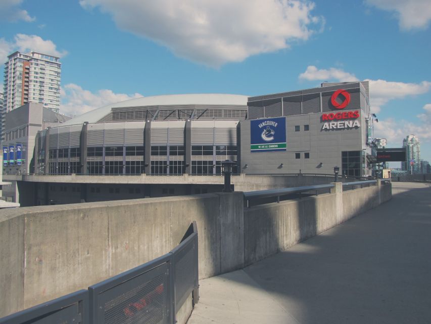 Vancouver: Vancouver Canucks Ice Hockey Game Ticket - Who should book this Canucks game ticket?