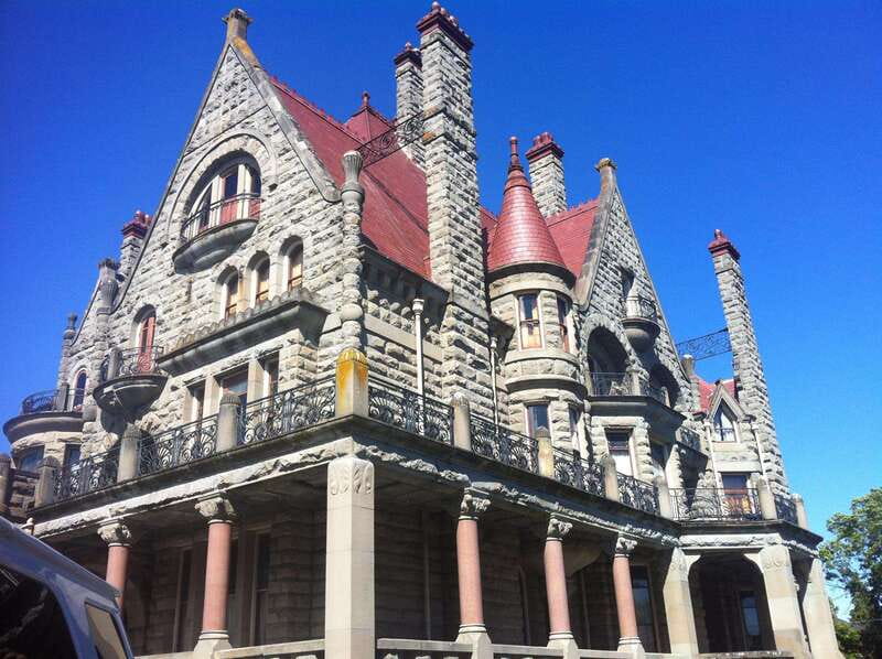 Victoria, BC: City Tour and Butchart Gardens Combo Tour - Government House, West Coast Castles, and the Mile Zero Picture Stop
