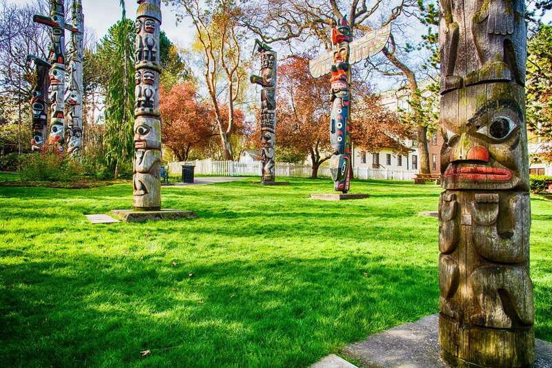 Victoria: City Highlights and Butchart Gardens Tour - Inner Harbour landmarks: Empress Hotel, Royal BC Museum, and the Legislative Buildings