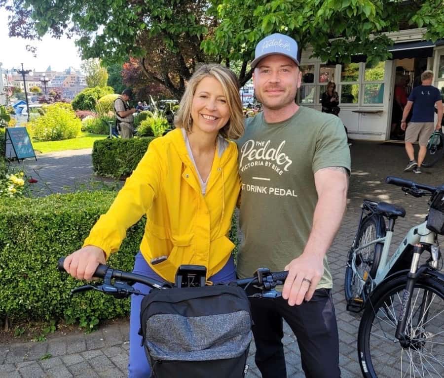 Victoria City Highlights Bike Tour - Castle Hoods & Legends - A 2.5-hour loop that actually helps you understand Victoria