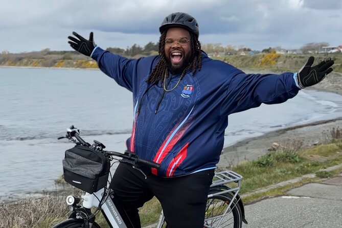 Victoria City Highlights E-Bike Tour - Hoods & Legends - Chinatown and Fan Tan Alley: Tight Lanes, Real Stories